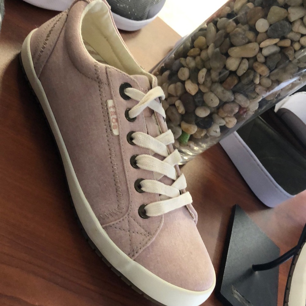 Taos canvas soft pink gym shoe
